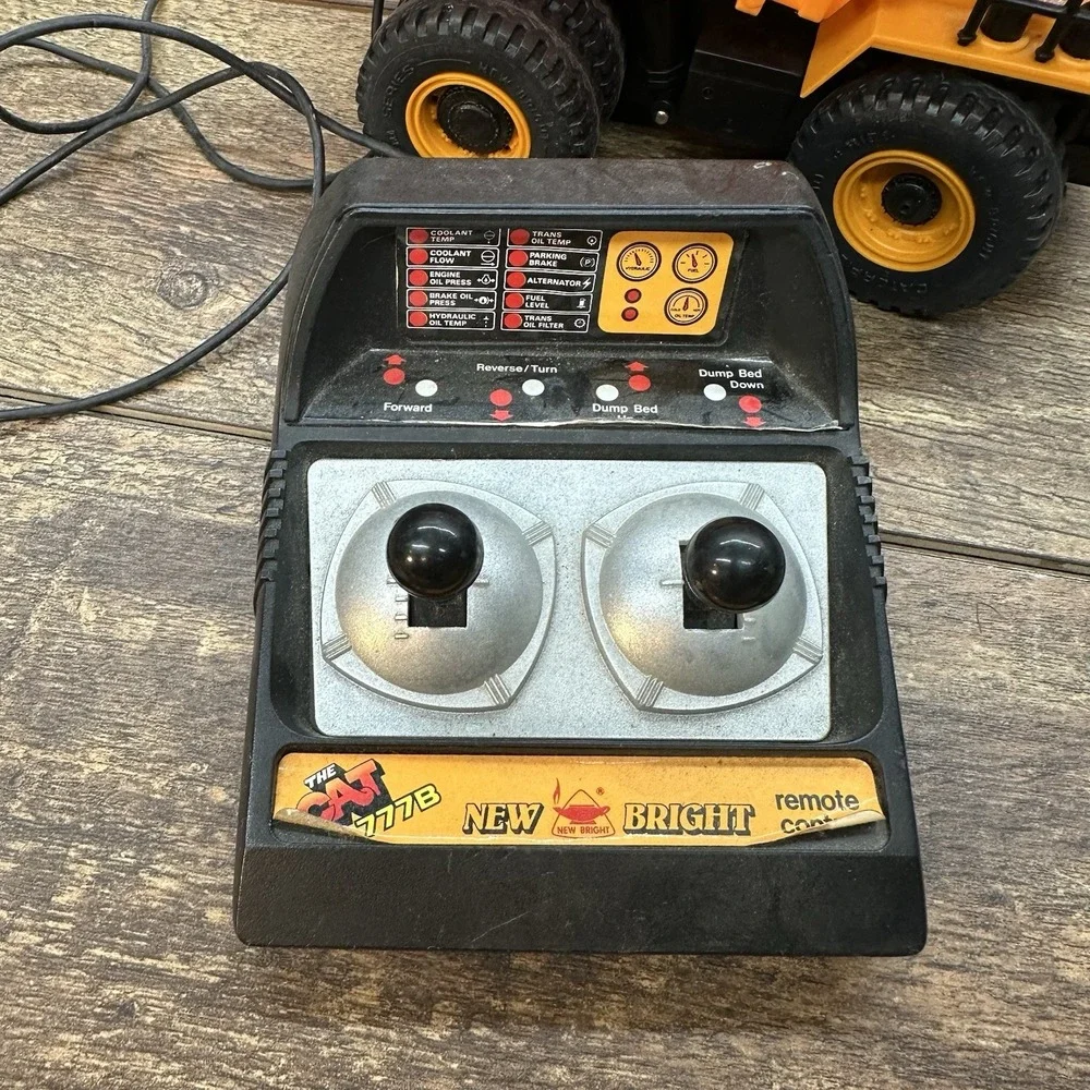 1987‎ The Cat 777b Remote Control